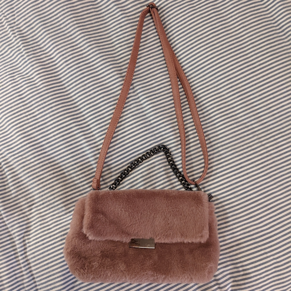 Dusty pink plush handbag by Tom & Eva